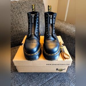 Dr Marten Sinclair Milled Nappa Size 8W